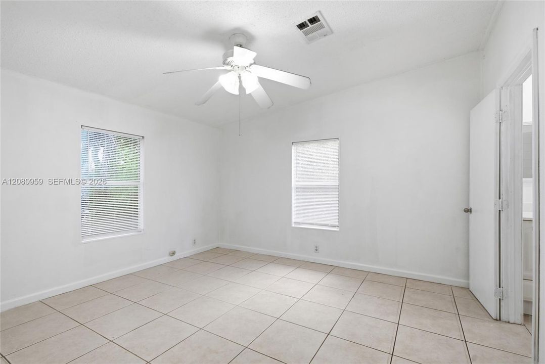 For Sale: $275,000 (4 beds, 2 baths, 1430 Square Feet)
