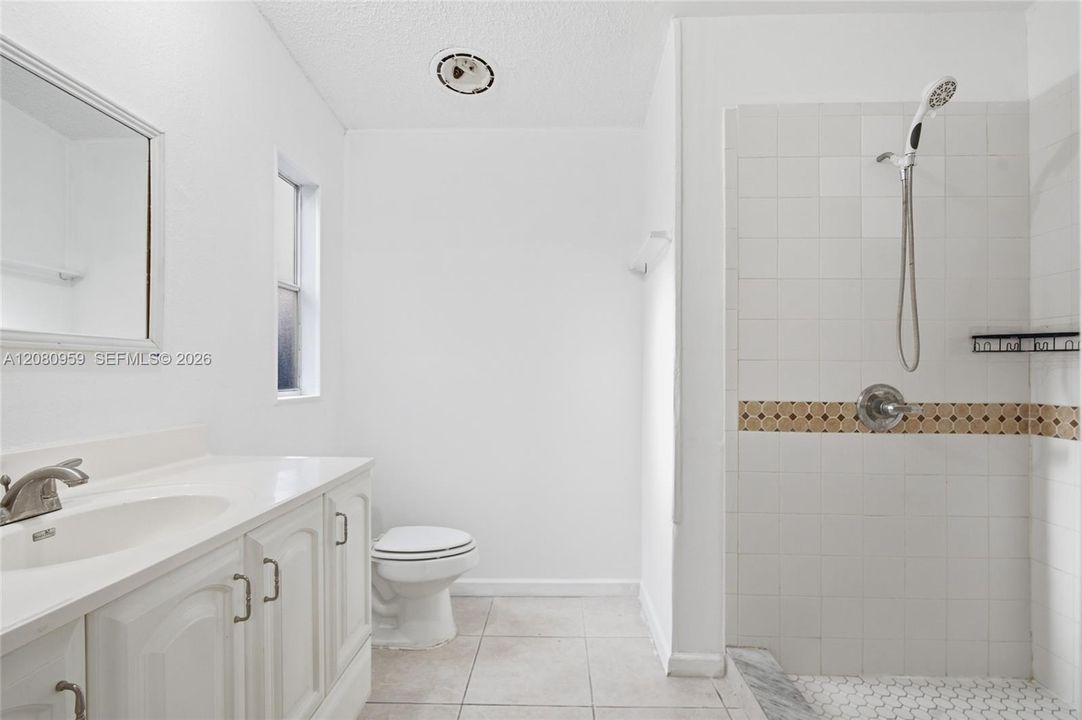 For Sale: $275,000 (4 beds, 2 baths, 1430 Square Feet)