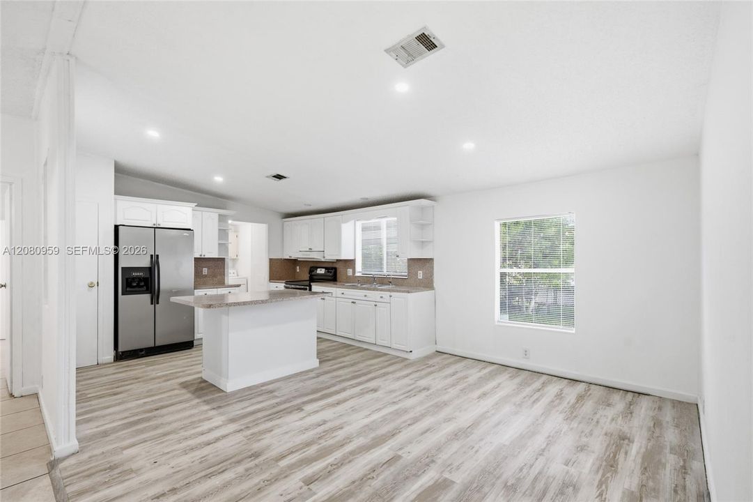 For Sale: $275,000 (4 beds, 2 baths, 1430 Square Feet)