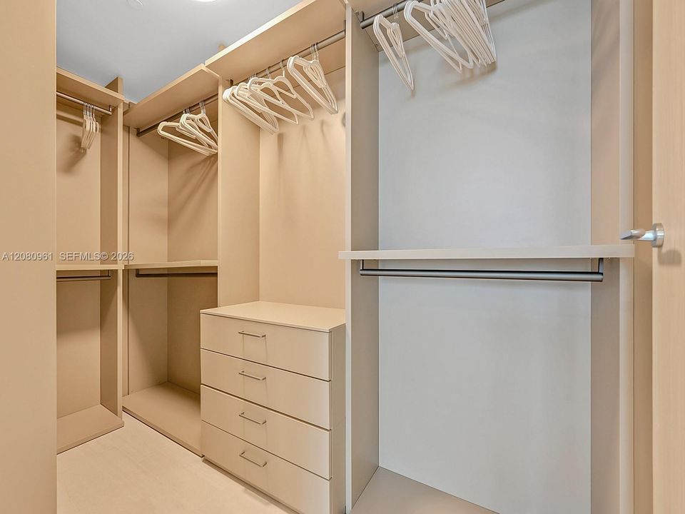 En Renta: $15,500 (3 camas, 3 baños, 1909 Pies cuadrados)