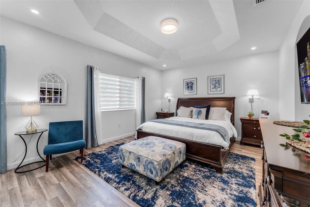 For Sale: $875,000 (4 beds, 3 baths, 2500 Square Feet)