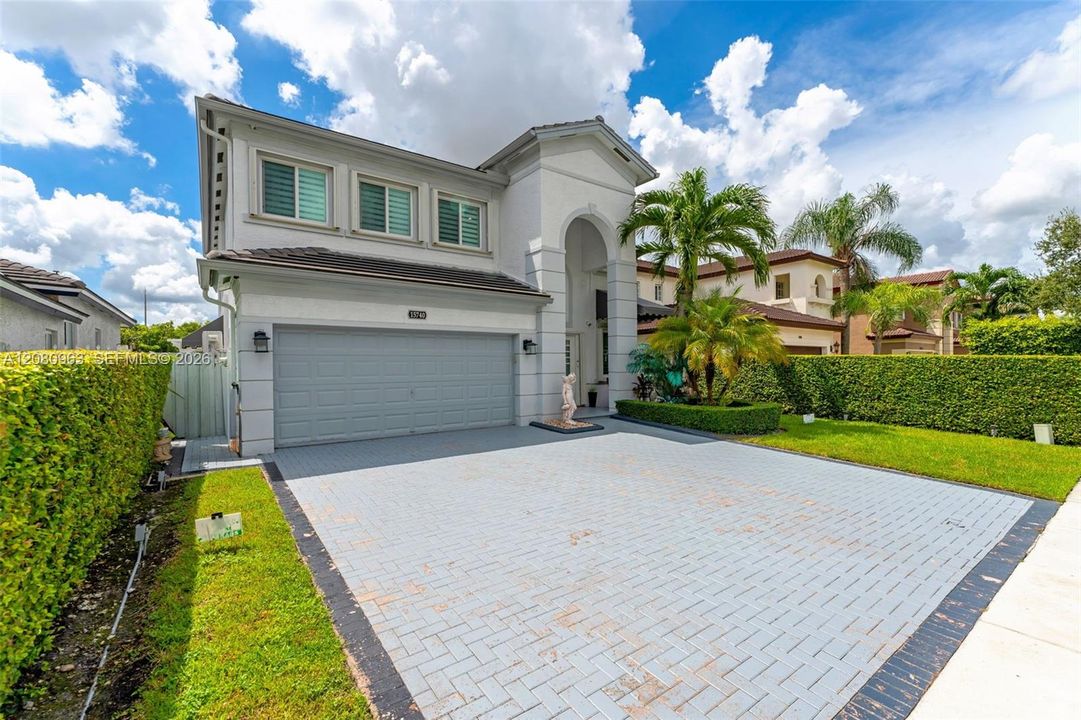 For Sale: $875,000 (4 beds, 3 baths, 2500 Square Feet)