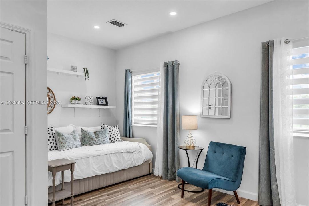For Sale: $875,000 (4 beds, 3 baths, 2500 Square Feet)