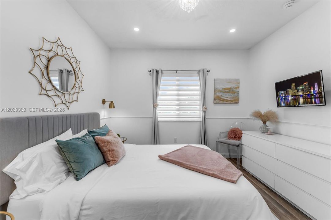 For Sale: $875,000 (4 beds, 3 baths, 2500 Square Feet)
