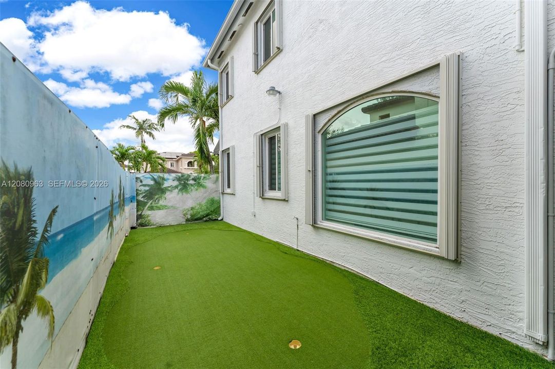 For Sale: $875,000 (4 beds, 3 baths, 2500 Square Feet)
