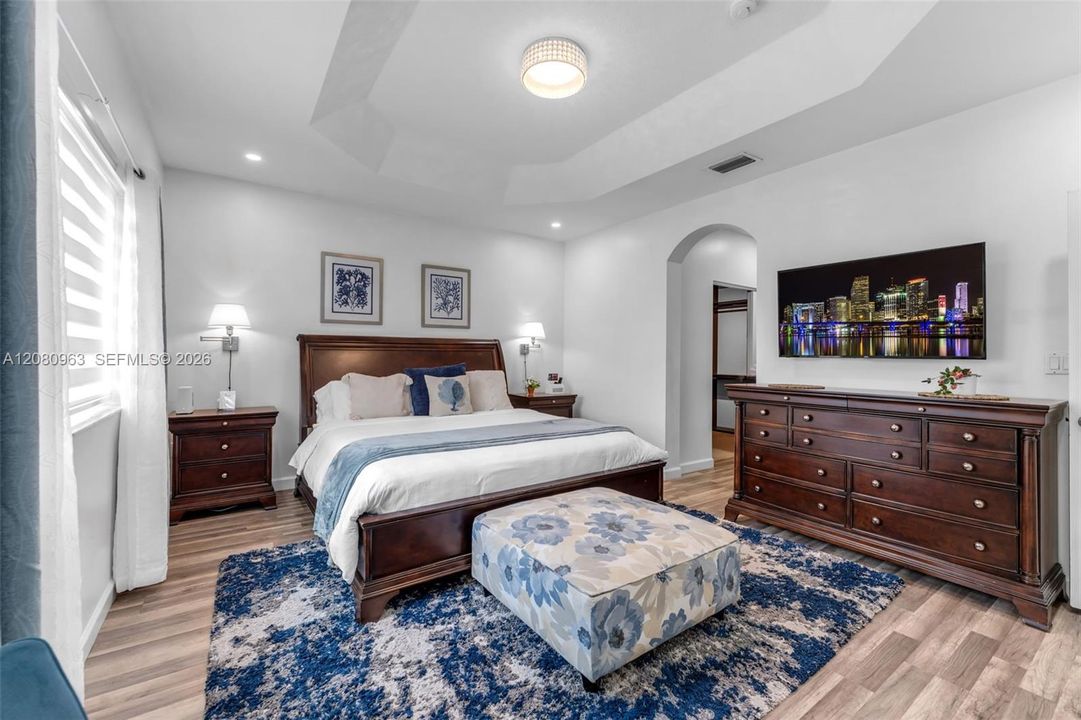 For Sale: $875,000 (4 beds, 3 baths, 2500 Square Feet)