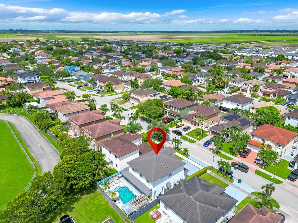 For Sale: $875,000 (4 beds, 3 baths, 2500 Square Feet)