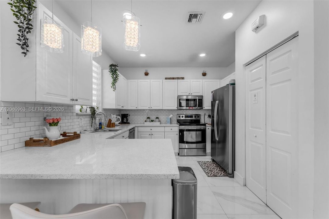 For Sale: $875,000 (4 beds, 3 baths, 2500 Square Feet)