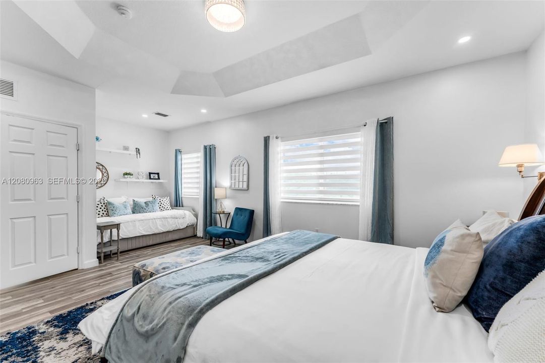 For Sale: $875,000 (4 beds, 3 baths, 2500 Square Feet)