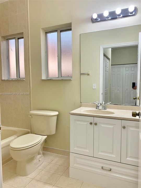 For Rent: $2,500 (3 beds, 2 baths, 1200 Square Feet)