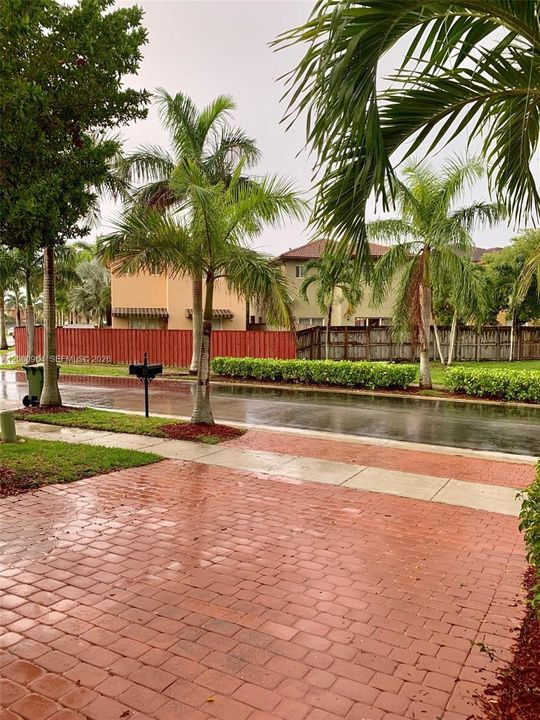 For Rent: $2,500 (3 beds, 2 baths, 1200 Square Feet)