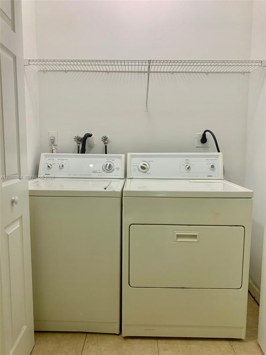 For Rent: $2,500 (3 beds, 2 baths, 1200 Square Feet)