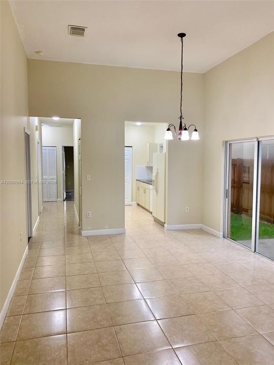For Rent: $2,500 (3 beds, 2 baths, 1200 Square Feet)