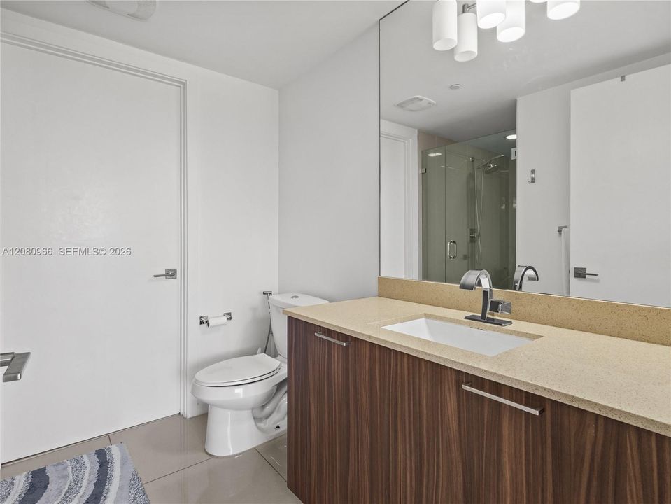 For Rent: $3,000 (1 beds, 1 baths, 777 Square Feet)