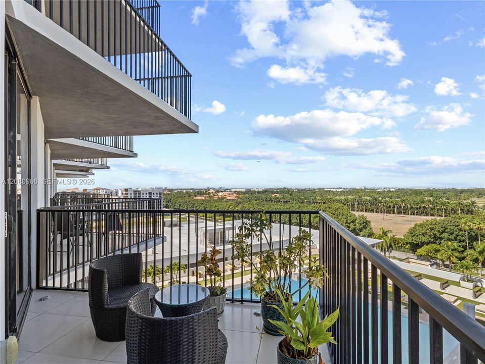 For Rent: $3,000 (1 beds, 1 baths, 777 Square Feet)