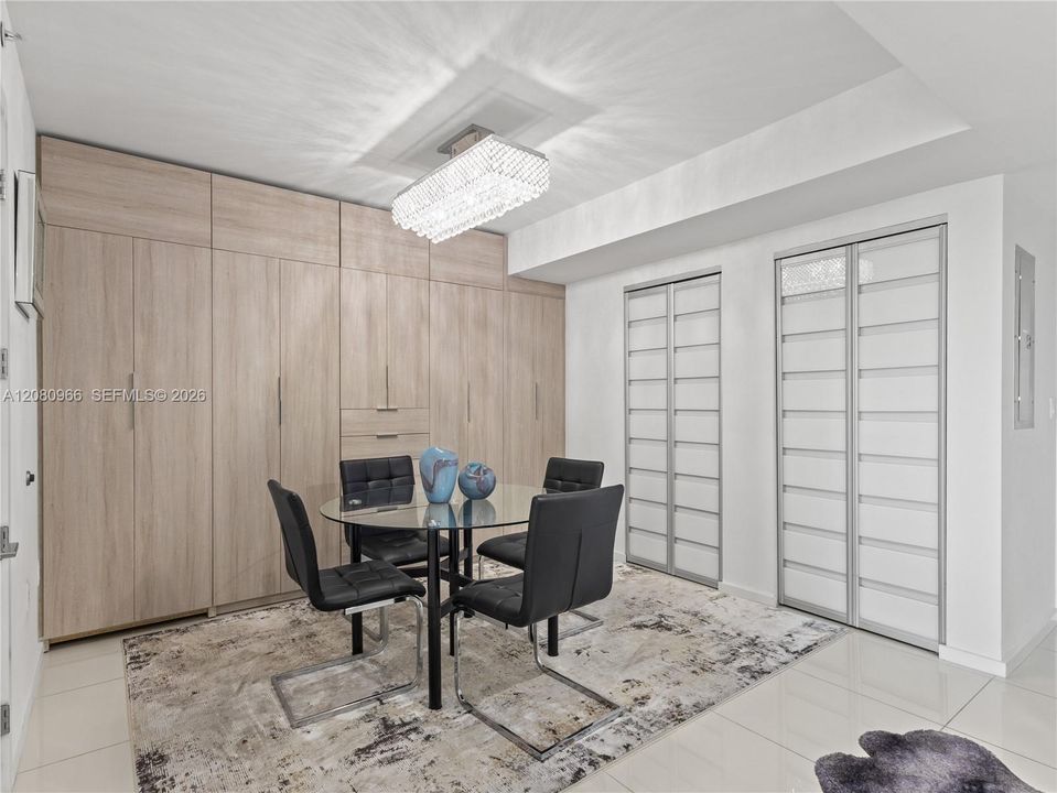 For Rent: $3,000 (1 beds, 1 baths, 777 Square Feet)