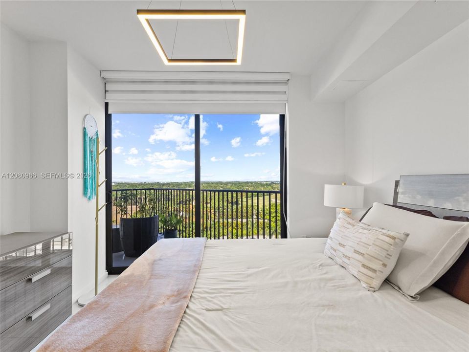 For Rent: $3,000 (1 beds, 1 baths, 777 Square Feet)