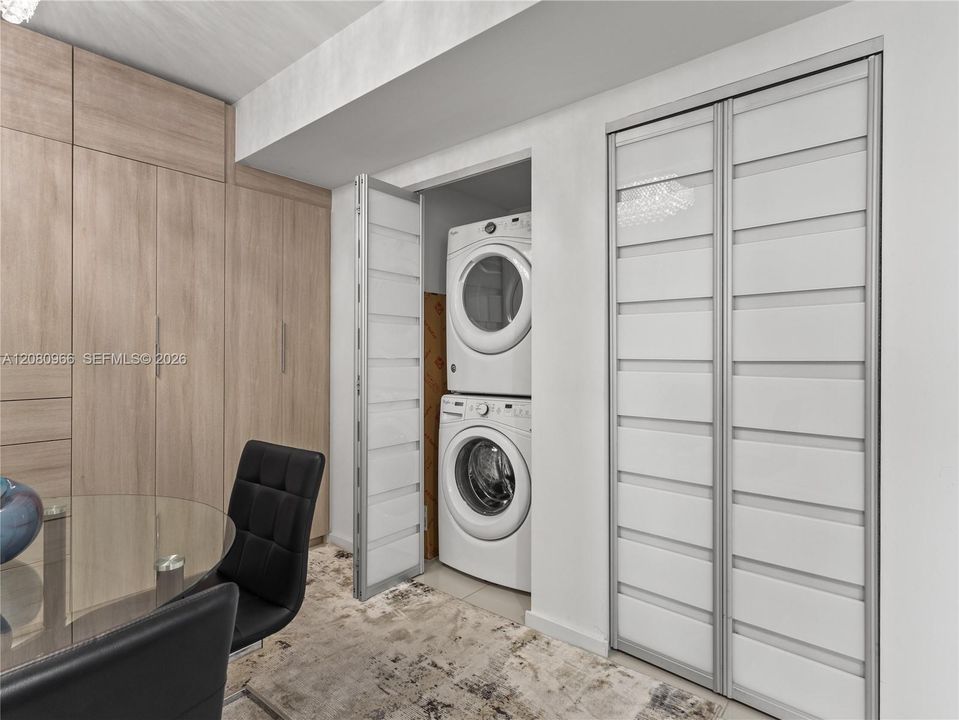 For Rent: $3,000 (1 beds, 1 baths, 777 Square Feet)