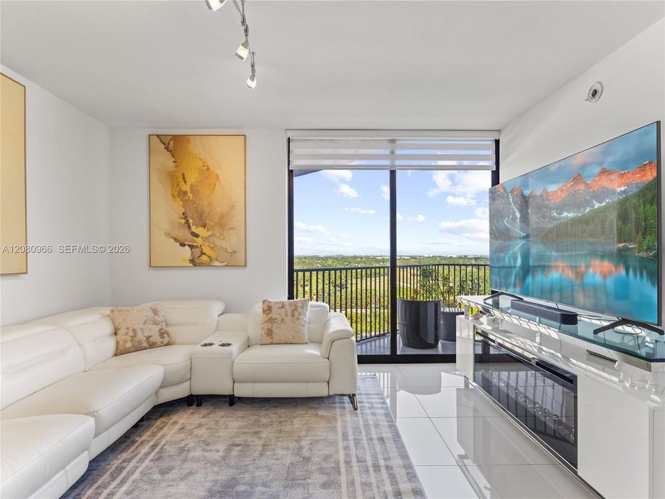 For Rent: $3,000 (1 beds, 1 baths, 777 Square Feet)