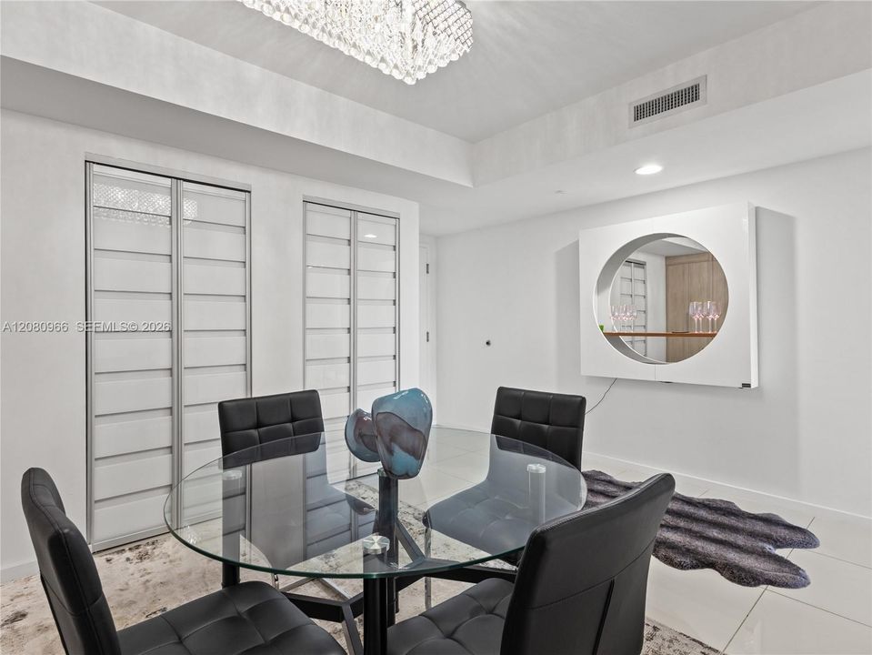 For Rent: $3,000 (1 beds, 1 baths, 777 Square Feet)