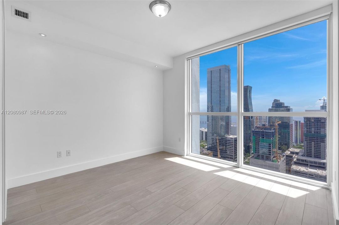 Activo con contrato: $5,999 (2 camas, 2 baños, 1134 Pies cuadrados)