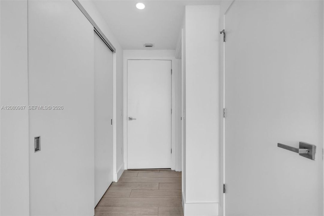 Activo con contrato: $5,999 (2 camas, 2 baños, 1134 Pies cuadrados)