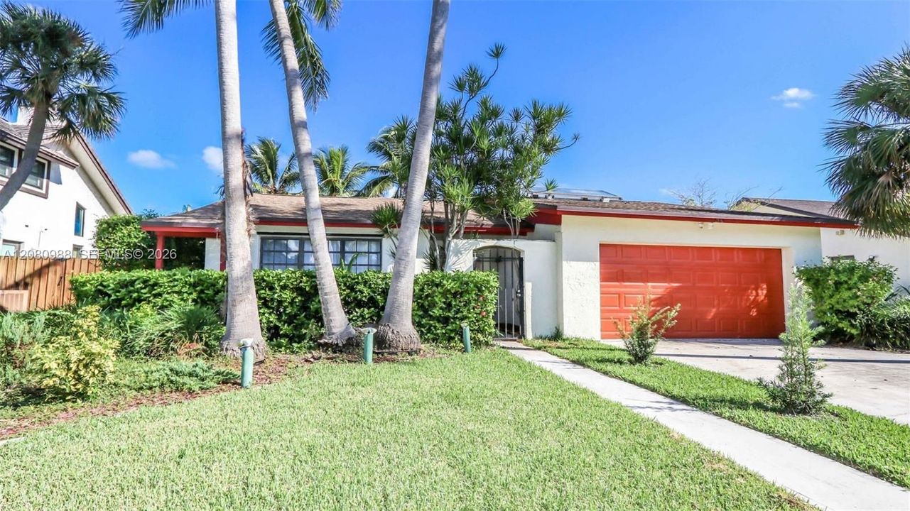 For Rent: $3,800 (3 beds, 2 baths, 1616 Square Feet)