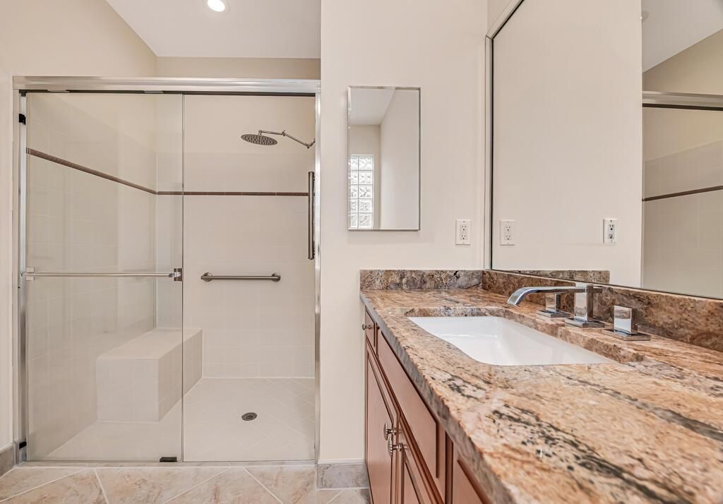 Large stall shower
