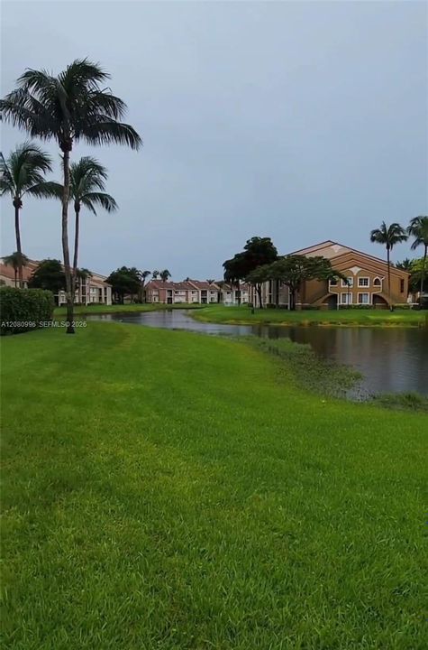 For Rent: $1,800 (1 beds, 1 baths, 729 Square Feet)