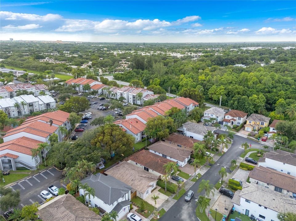 Недавно продано: $640,000 (3 спален, 2 ванн, 1521 Квадратных фут)