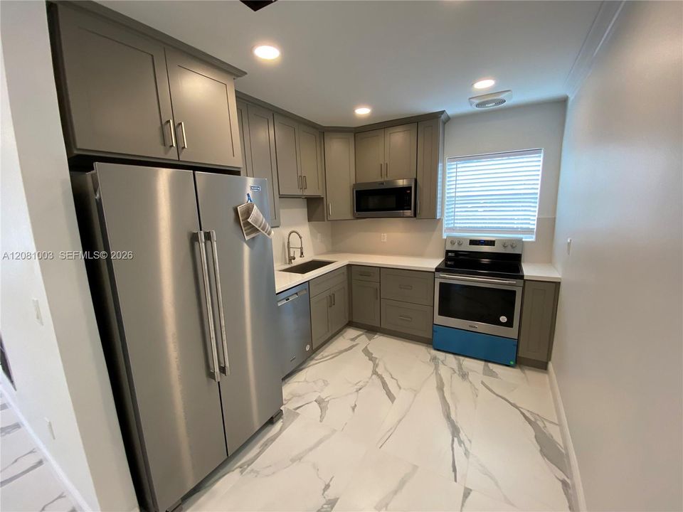 В аренду: $3,300 (3 спален, 2 ванн, 1224 Квадратных фут)