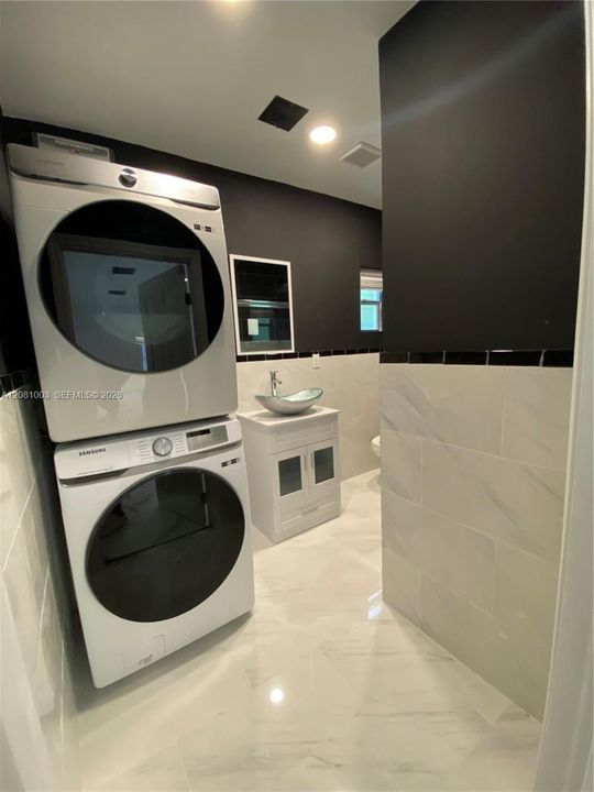 В аренду: $3,300 (3 спален, 2 ванн, 1224 Квадратных фут)
