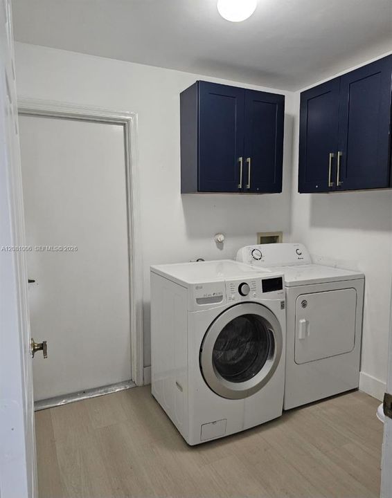 В аренду: $4,600 (3 спален, 2 ванн, 1820 Квадратных фут)