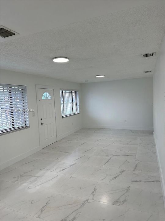 For Rent: $3,800 (3 beds, 2 baths, 1000 Square Feet)