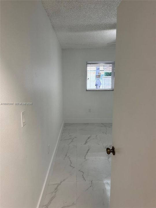 For Rent: $3,800 (3 beds, 2 baths, 1000 Square Feet)