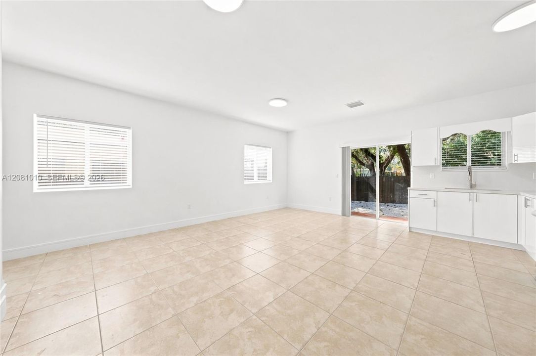 For Rent: $3,450 (3 beds, 3 baths, 1580 Square Feet)