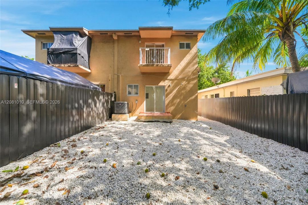 For Rent: $3,450 (3 beds, 3 baths, 1580 Square Feet)