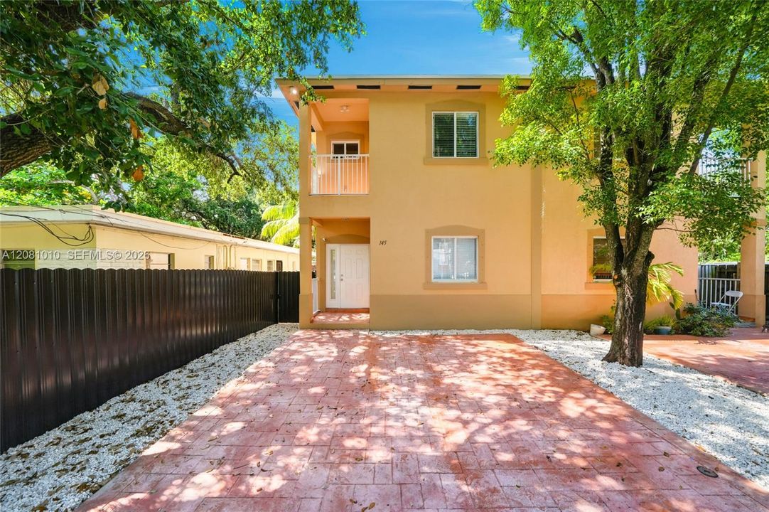 For Rent: $3,450 (3 beds, 3 baths, 1580 Square Feet)