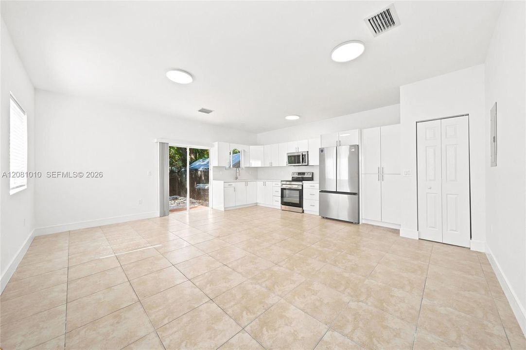 For Rent: $3,450 (3 beds, 3 baths, 1580 Square Feet)