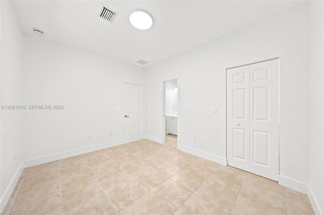 For Rent: $3,450 (3 beds, 3 baths, 1580 Square Feet)