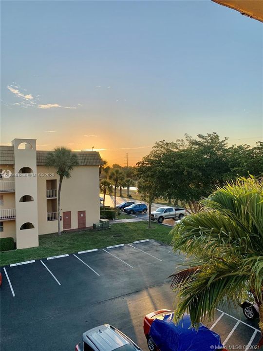 For Rent: $1,550 (1 beds, 1 baths, 640 Square Feet)