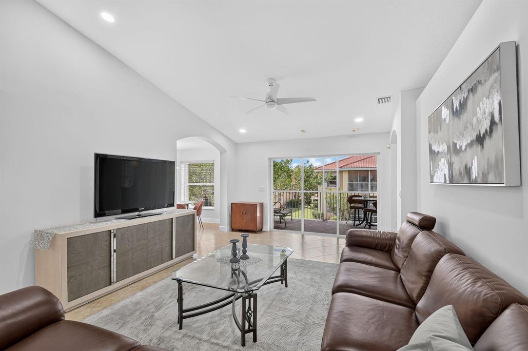 Main Living Room/Vaulted Ceilings