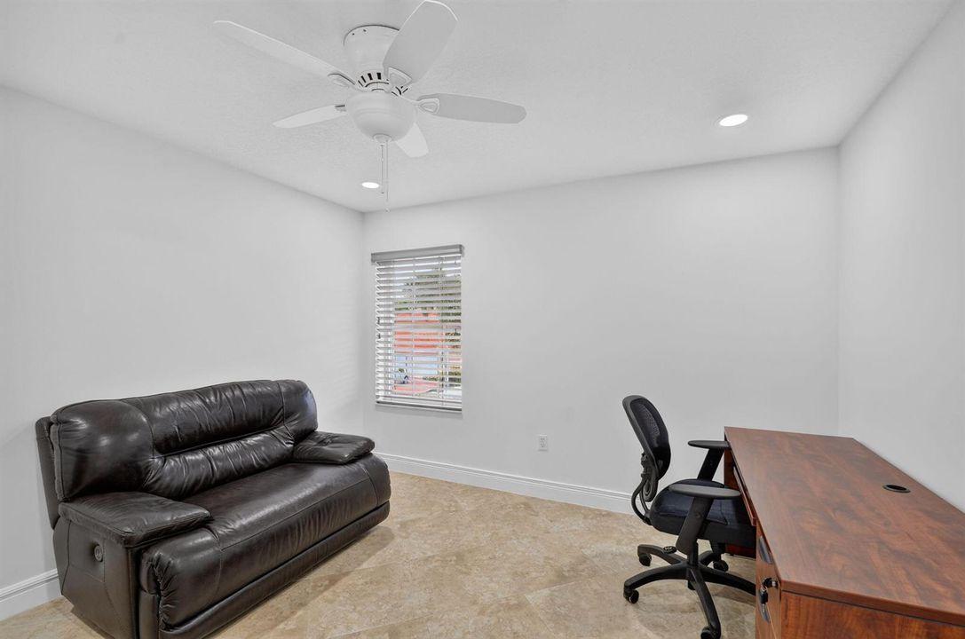 Den/3rd bedroom