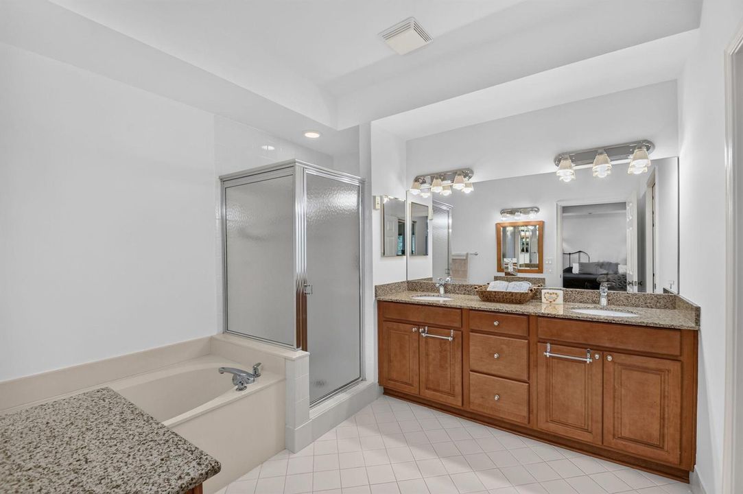 En-suite master bathroom