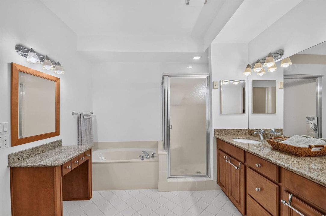 Primary en-suite Bathroom