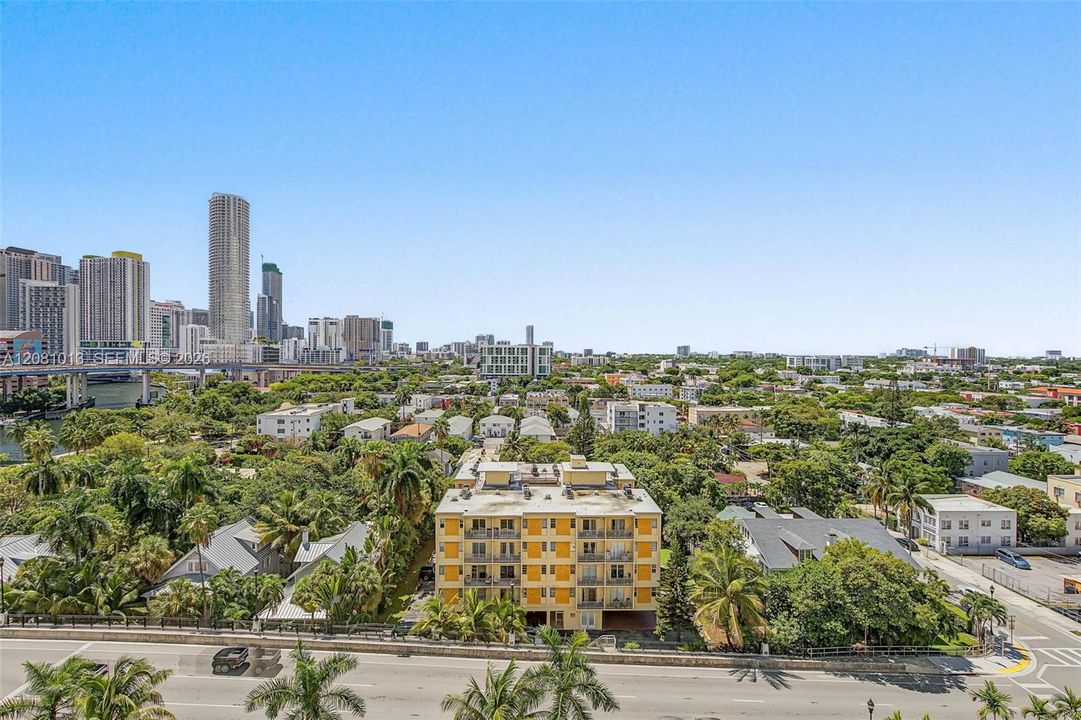 В аренду: $3,400 (2 спален, 2 ванн, 1009 Квадратных фут)
