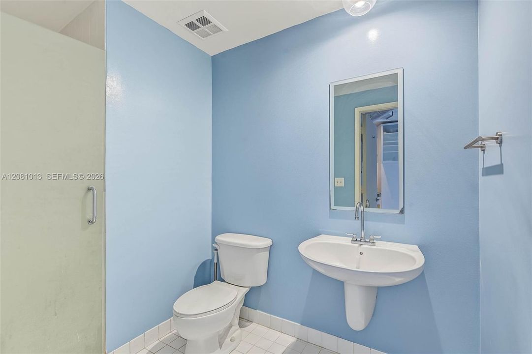 В аренду: $3,400 (2 спален, 2 ванн, 1009 Квадратных фут)