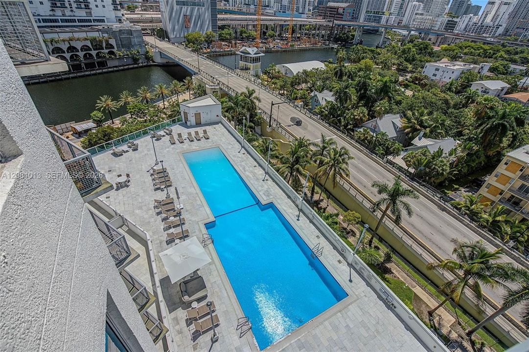 В аренду: $3,400 (2 спален, 2 ванн, 1009 Квадратных фут)