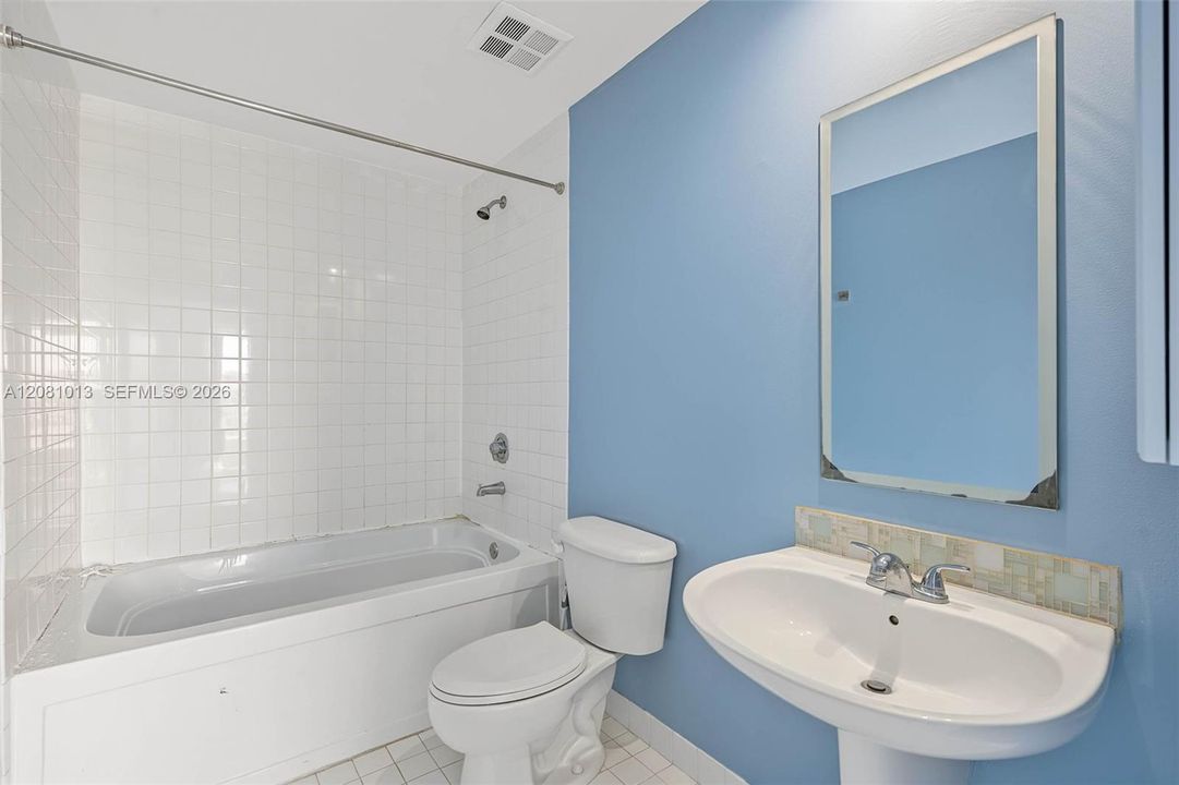 В аренду: $3,400 (2 спален, 2 ванн, 1009 Квадратных фут)