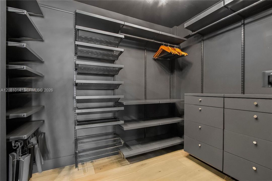 На продажу: $249,000 (0 спален, 1 ванн, 521 Квадратных фут)